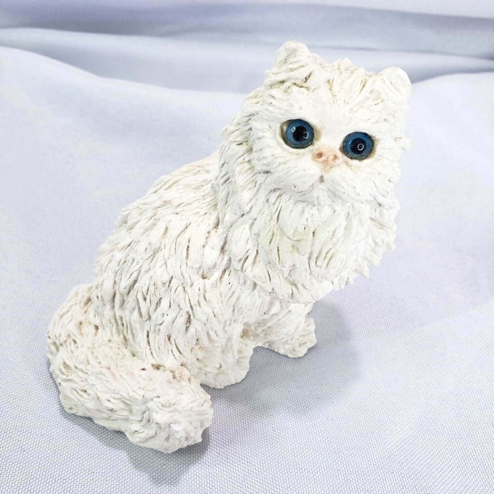 Stone Critters White Persian Cat Figurine Figure 4 Inch Blue Eyes Textured Vtg